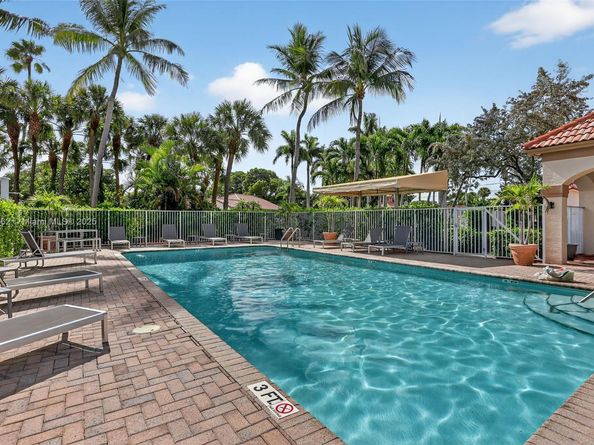 8754 NW 75th Pl, Tamarac FL 33321