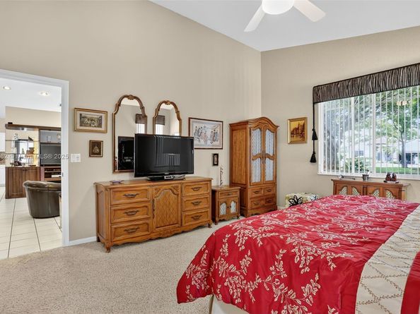 8754 NW 75th Pl, Tamarac FL 33321