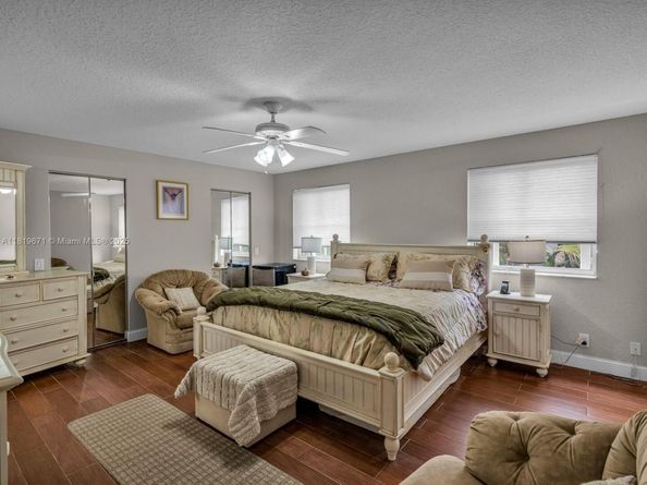 4209 Pinewood Ln, Weston FL 33331