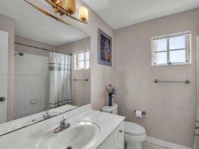 4209 Pinewood Ln, Weston FL 33331
