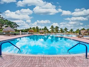 4209 Pinewood Ln, Weston FL 33331