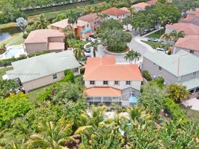 4209 Pinewood Ln, Weston FL 33331