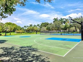 4209 Pinewood Ln, Weston FL 33331