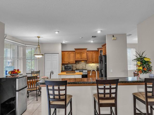 4209 Pinewood Ln, Weston FL 33331