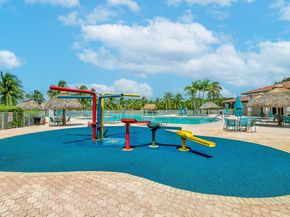 4209 Pinewood Ln, Weston FL 33331
