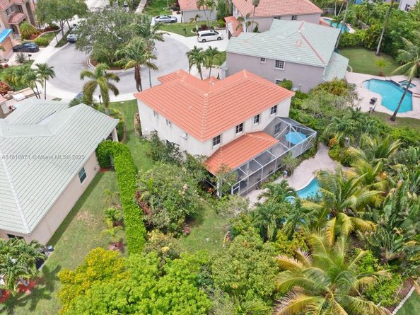 4209 Pinewood Ln, Weston FL 33331