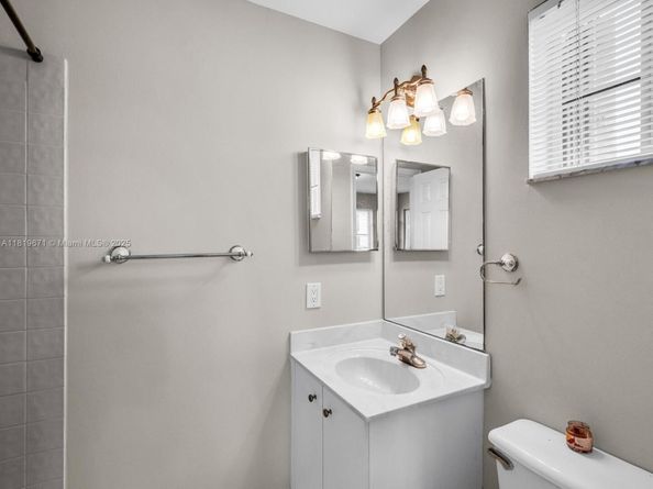 4209 Pinewood Ln, Weston FL 33331