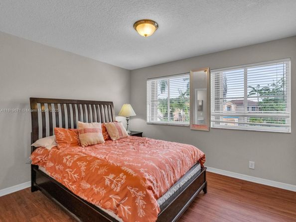 4209 Pinewood Ln, Weston FL 33331