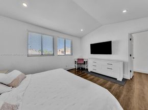 1042 Thistle Creek Ct, Weston FL 33327