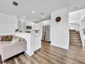1042 Thistle Creek Ct, Weston FL 33327