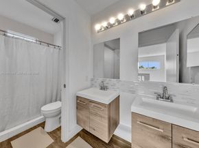1042 Thistle Creek Ct, Weston FL 33327