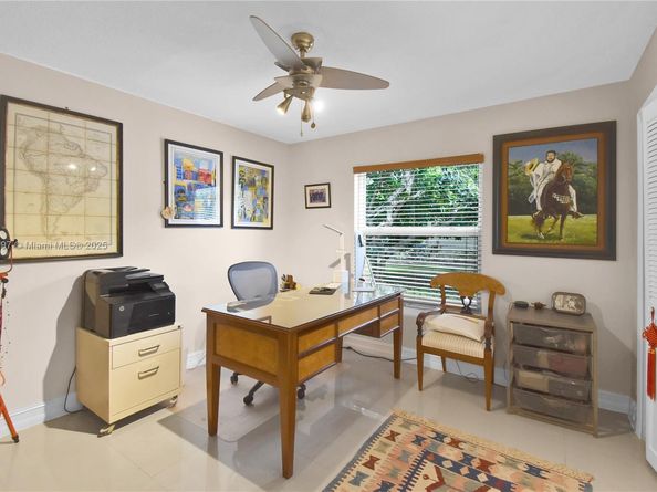 523 Stonemont Dr, Weston FL 33326