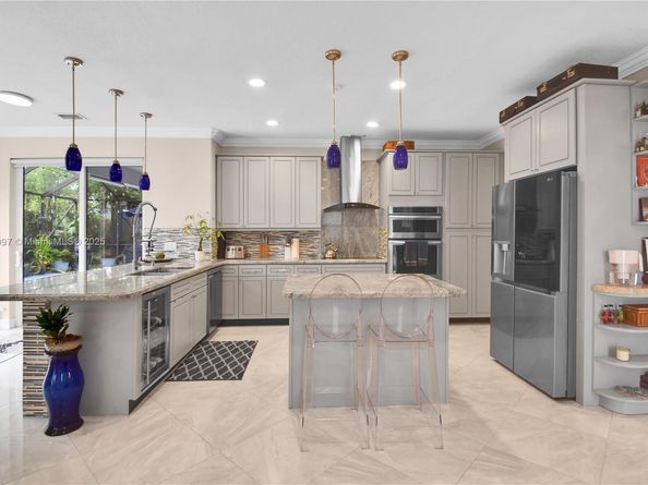 523 Stonemont Dr, Weston FL 33326