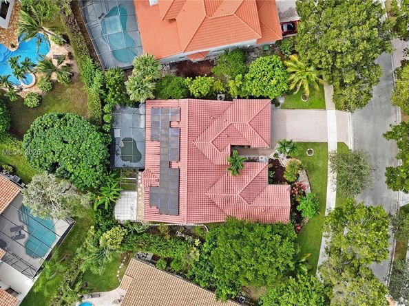 523 Stonemont Dr, Weston FL 33326