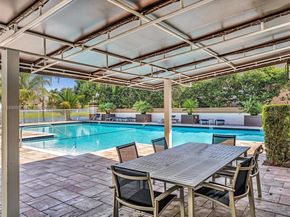 523 Stonemont Dr, Weston FL 33326