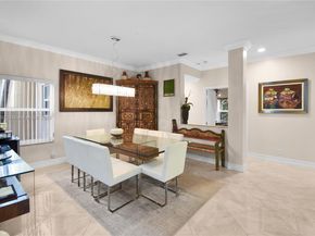523 Stonemont Dr, Weston FL 33326