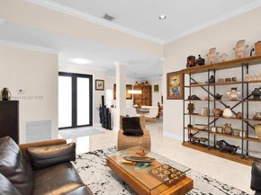 523 Stonemont Dr, Weston FL 33326