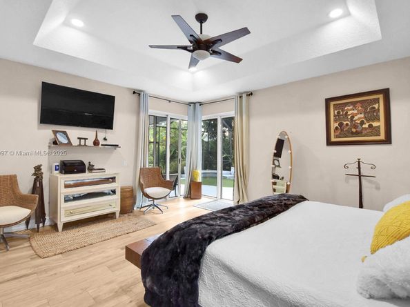 523 Stonemont Dr, Weston FL 33326