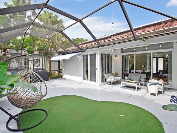 523 Stonemont Dr, Weston FL 33326