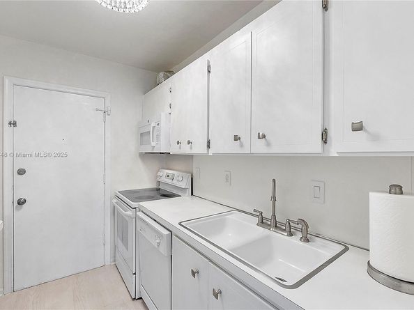 2180 NE 67th St 728, Fort Lauderdale FL 33308