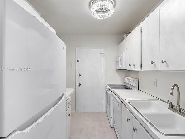 2180 NE 67th St 728, Fort Lauderdale FL 33308