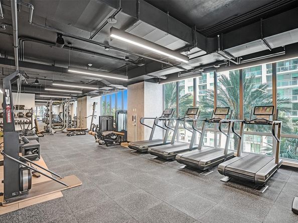 227 NE 2nd St 1610, Miami FL 33132