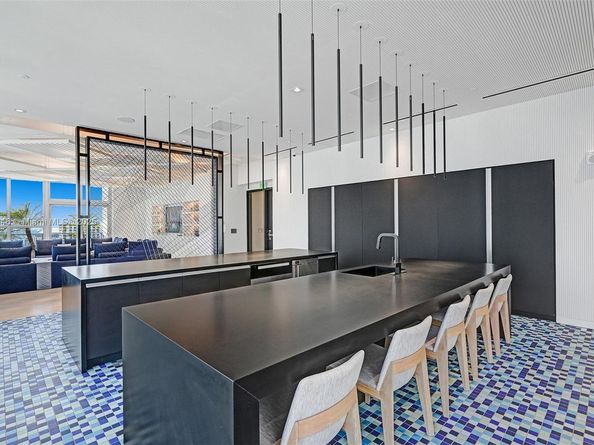 227 NE 2nd St 1610, Miami FL 33132