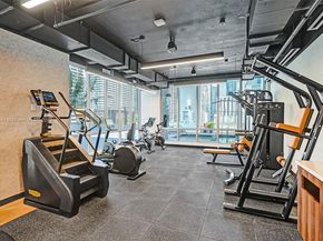 227 NE 2nd St 1610, Miami FL 33132