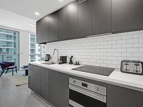 227 NE 2nd St 1610, Miami FL 33132