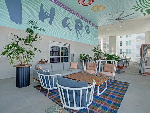 227 NE 2nd St 1610, Miami FL 33132