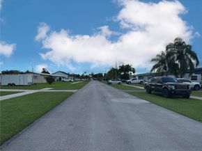 610 NW 17th St, Homestead FL 33030