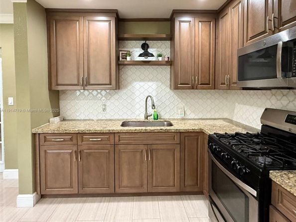 610 NW 17th St, Homestead FL 33030