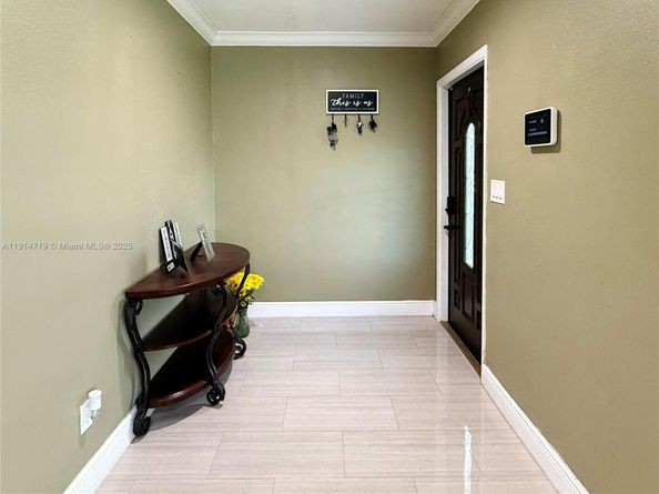 610 NW 17th St, Homestead FL 33030