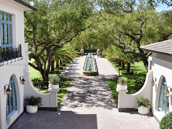 5771 SW 94th St, Pinecrest FL 33156