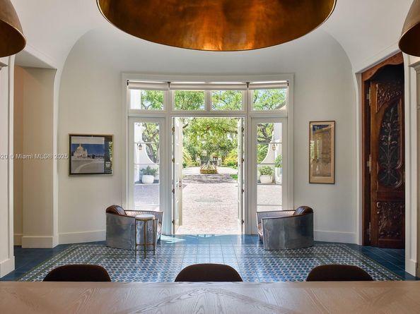 5771 SW 94th St, Pinecrest FL 33156