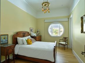 5771 SW 94th St, Pinecrest FL 33156