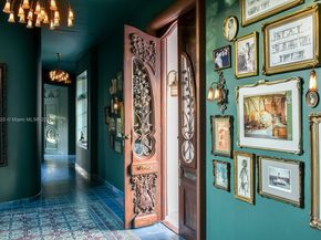 5771 SW 94th St, Pinecrest FL 33156