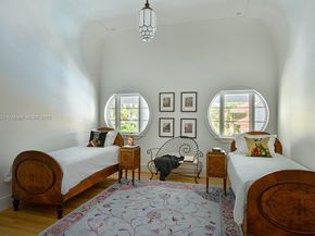 5771 SW 94th St, Pinecrest FL 33156