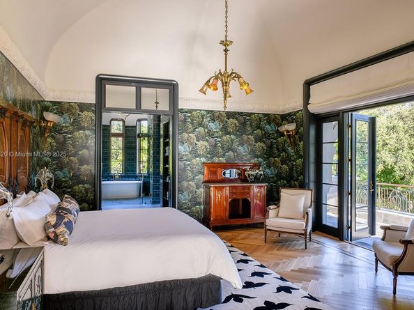 5771 SW 94th St, Pinecrest FL 33156