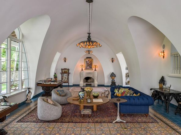 5771 SW 94th St, Pinecrest FL 33156