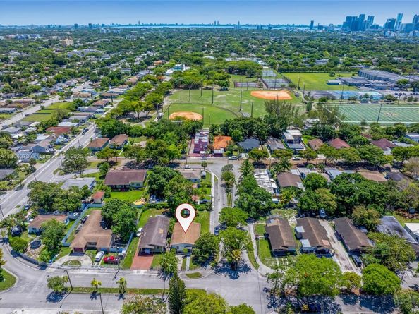 1515 NW 49th St, Miami FL 33142