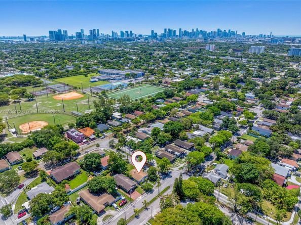 1515 NW 49th St, Miami FL 33142