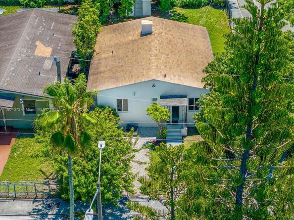 1515 NW 49th St, Miami FL 33142