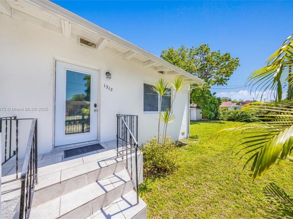 1515 NW 49th St, Miami FL 33142