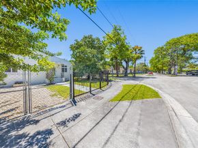 1515 NW 49th St, Miami FL 33142