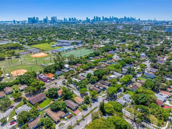 1515 NW 49th St, Miami FL 33142