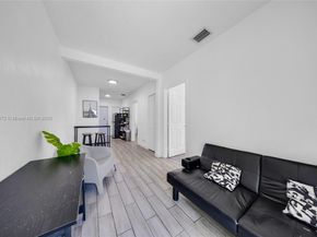 1515 NW 49th St, Miami FL 33142