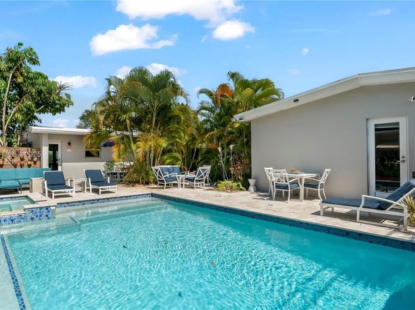 1621 N Victoria Park Rd, Fort Lauderdale FL 33305