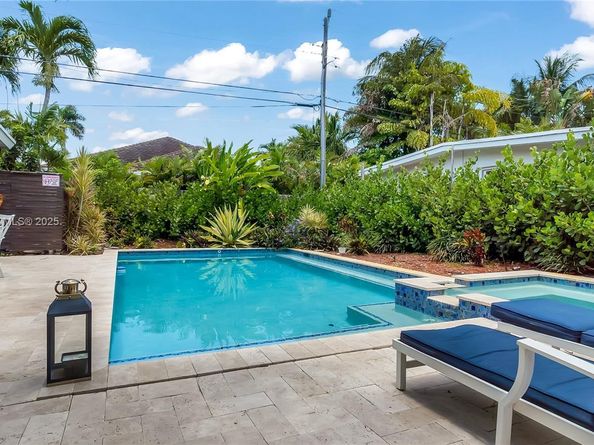 1621 N Victoria Park Rd, Fort Lauderdale FL 33305