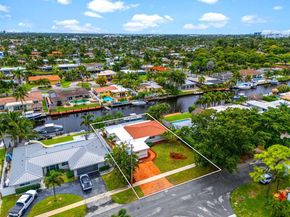 230 SE 9th St, Pompano Beach FL 33060